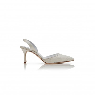 MANOLO BLAHNIK CAROLYNE 70 CREAM SATIN SLINGBACK PUMPS 324-2844-0011